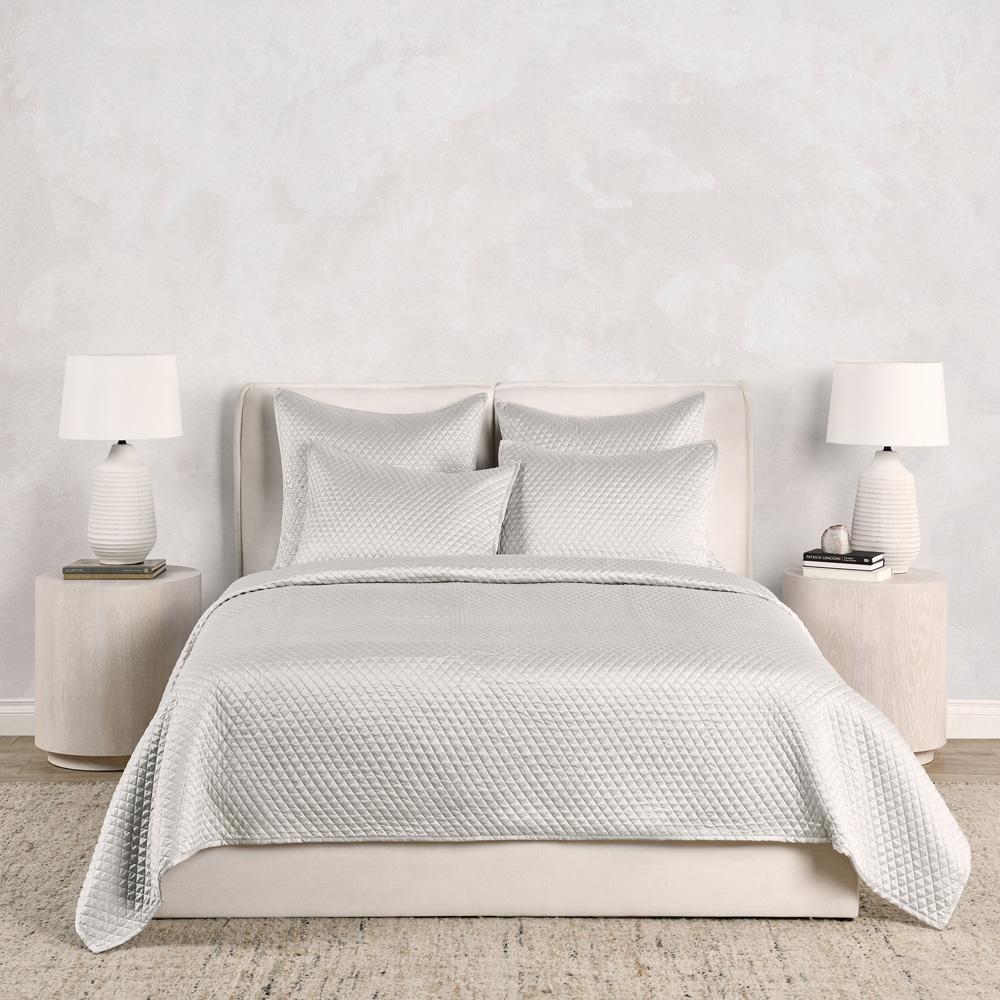 Villa by Classic Home -  Winthrop 100% Sateen Silver Queen Quilt  - 98W - Silver Gray  - V240099 veiw 5