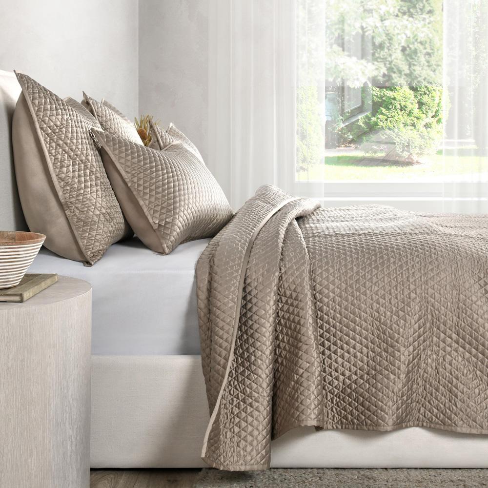 Villa by Classic Home - Winthrop 100% Sateen Natural King Quilt  - 110W - Natural - V022377 veiw 4