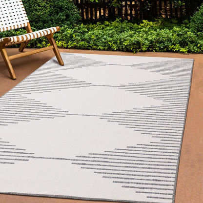 Kalora Interiors - Bristol Grey Cream Pointing Triangles Reversible Rug, 53in x 77in - 5620/0010 160230 veiw 2