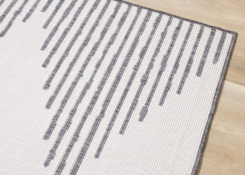 Kalora Interiors - Bristol Grey Cream Pointing Triangles Reversible Rug, 53in x 77in - 5620/0010 160230 veiw 4