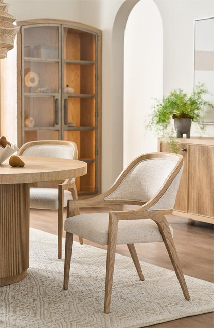 Universal Furniture - Carmen Round Dining Table - Skylark - U428A656 veiw 4