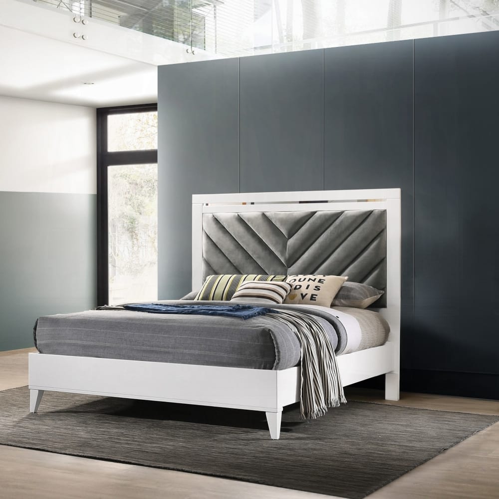 ACME Furniture - Chelsie Queen Bed - 27390Q view 3