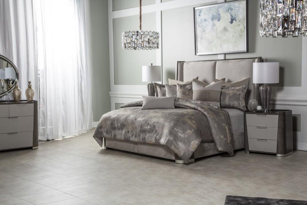 AICO/Michael Amini Aubrey Comforter