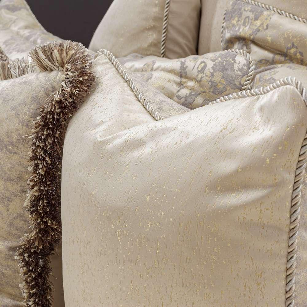 AICO by Michael Amini - Bennett 10-Piece King Comforter Set - Champagne - BCS-KS10-BENNET-CMP veiw 8
