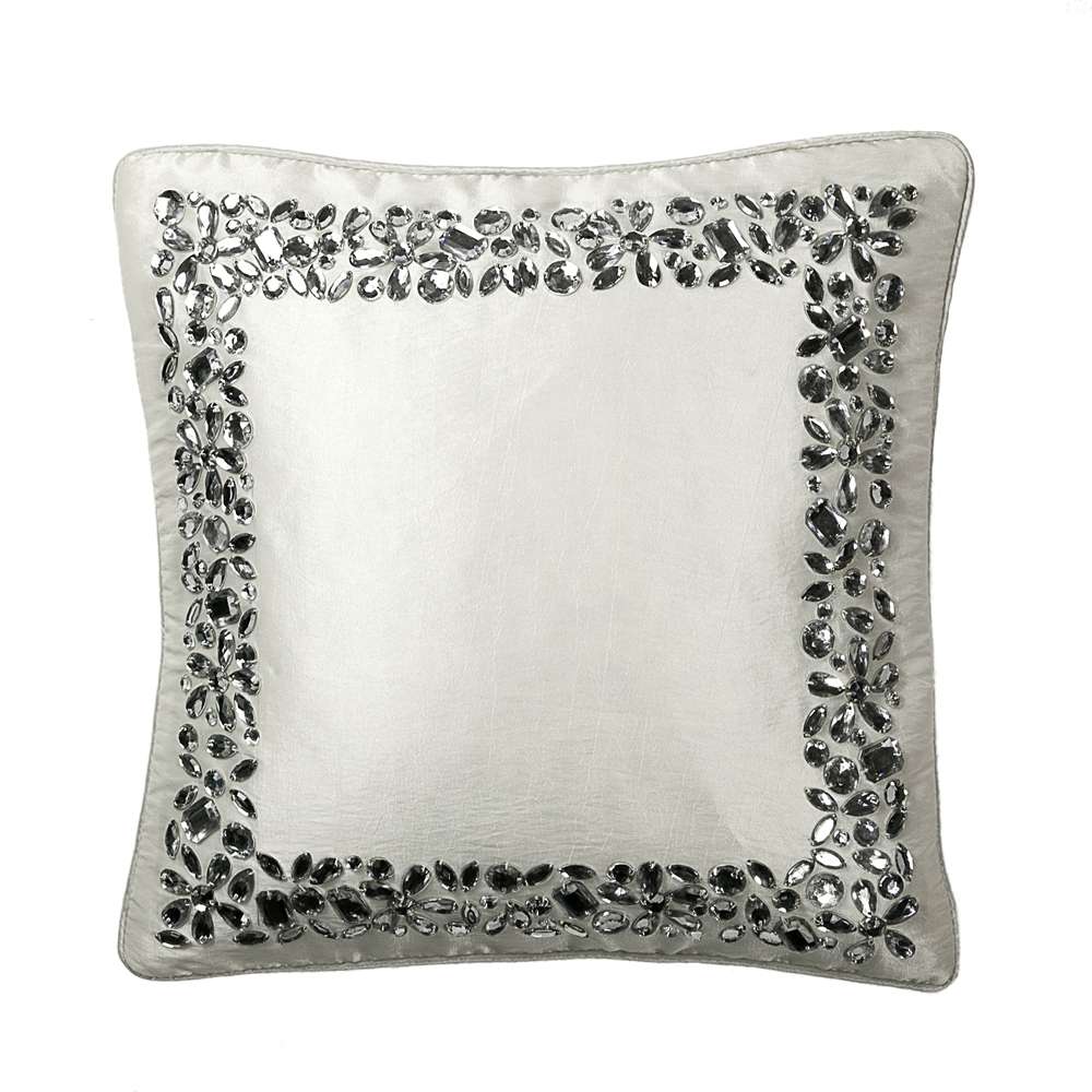 AICO by Michael Amini - Novella 6-Piece East King Comforter Set - Gold - BKS-NOVEL-EK06-GLD veiw 3