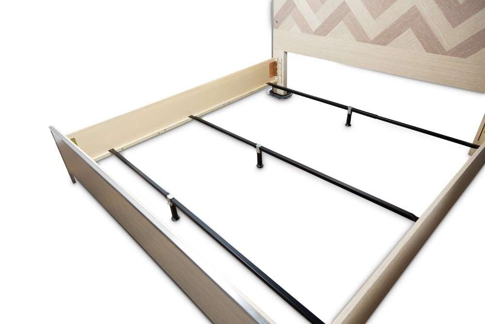 AICO by Michael Amini - Silverlake Village - Eastern King Panel Bed - Washed Oak - KI-SLVG000EK-129 veiw 4