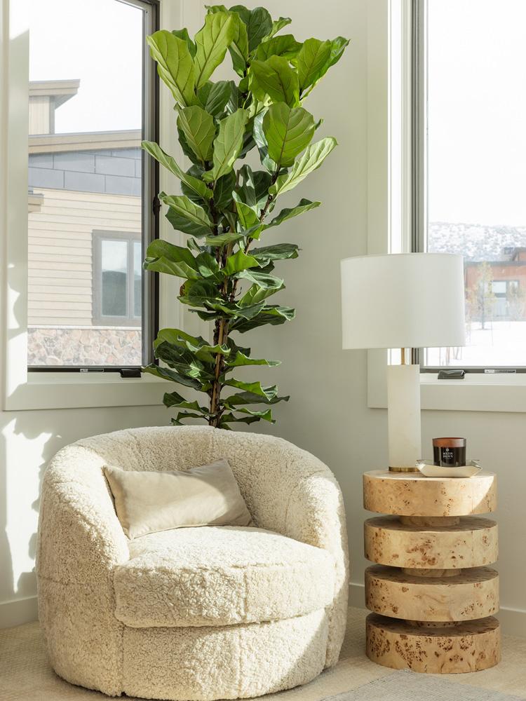Alder & Tweed - Foster Solid Wood with Poplar Veneer 4 Circular Design Toasted Burl Brown 17.5in Side Table - AT9273-TSB veiw 6