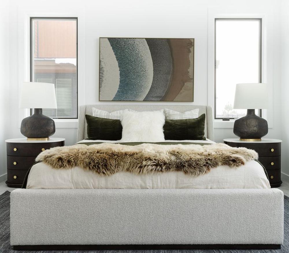 Alder & Tweed - Greer Polyester Blend with Solid Wood with Poplar Veneer Smokey White Queen Bed - AT40330Q-HDS/DCT veiw 6