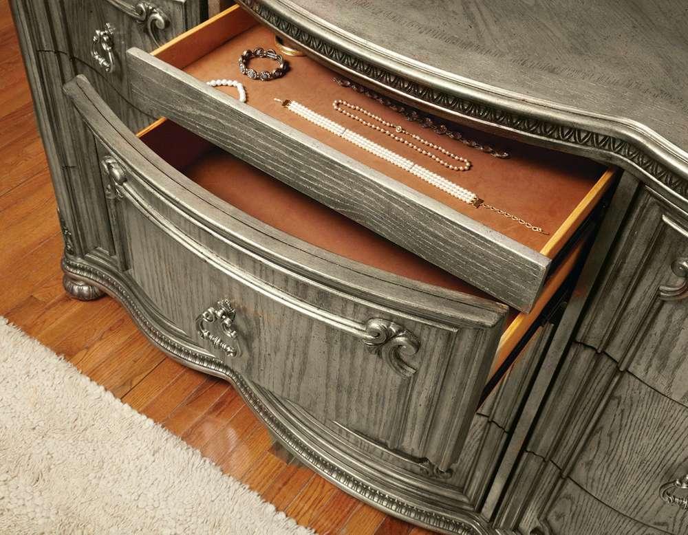 Avalon Furniture  -  Seville Dresser  - B02011 D-C veiw 2