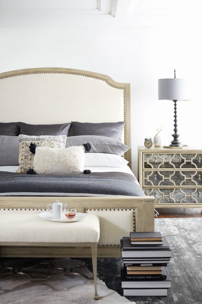 Bernhardt - Santa Barbara Upholstered Sleigh Queen Bed - K1117 veiw 4