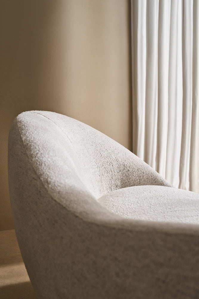 Caracole - 94 Formosa Sofa in Piano Black - UPH-024-011-A