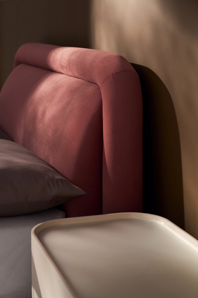 Caracole - Bold King Bed - Dusty Rose - CLA-426-126 view 6