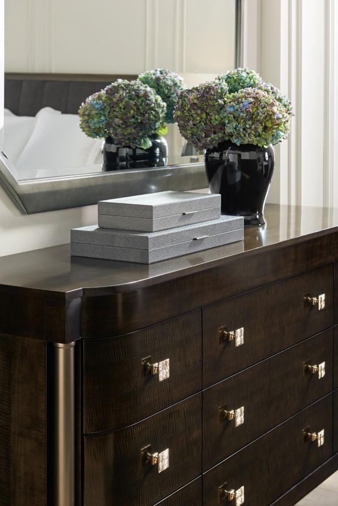Caracole - Classic Dramatic Presence - Dresser - CLA-017-031 veiw 3