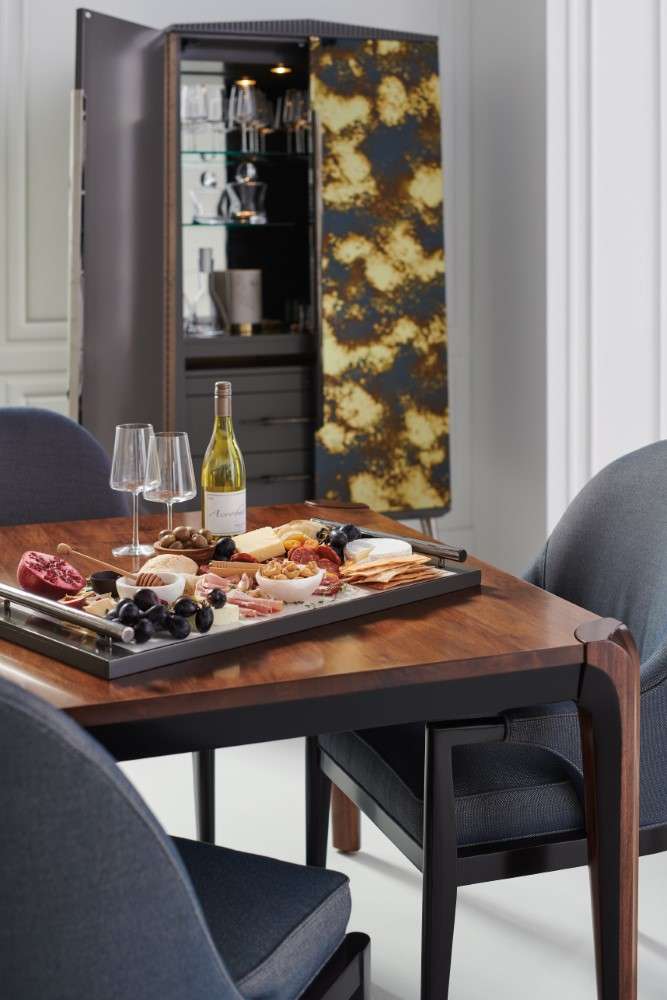 Caracole - Classic Room For More Dining Table - CLA-020-209 veiw 3