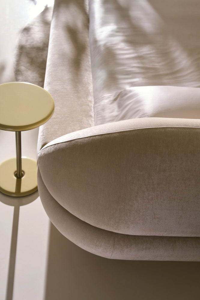 Caracole - Jagger King Bed - Ivory - CLA-426-121 view 4