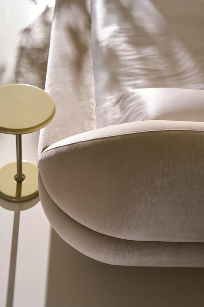Caracole - Jagger King Bed - Ivory - CLA-426-121 view 4