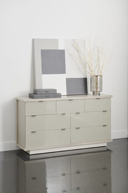 Caracole - Modern Expressions Dresser - M123-420-011 veiw 4