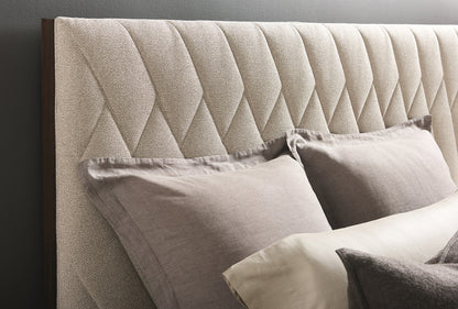 Caracole - Modern Streamline Upholstered Queen Bed - M023-417-101