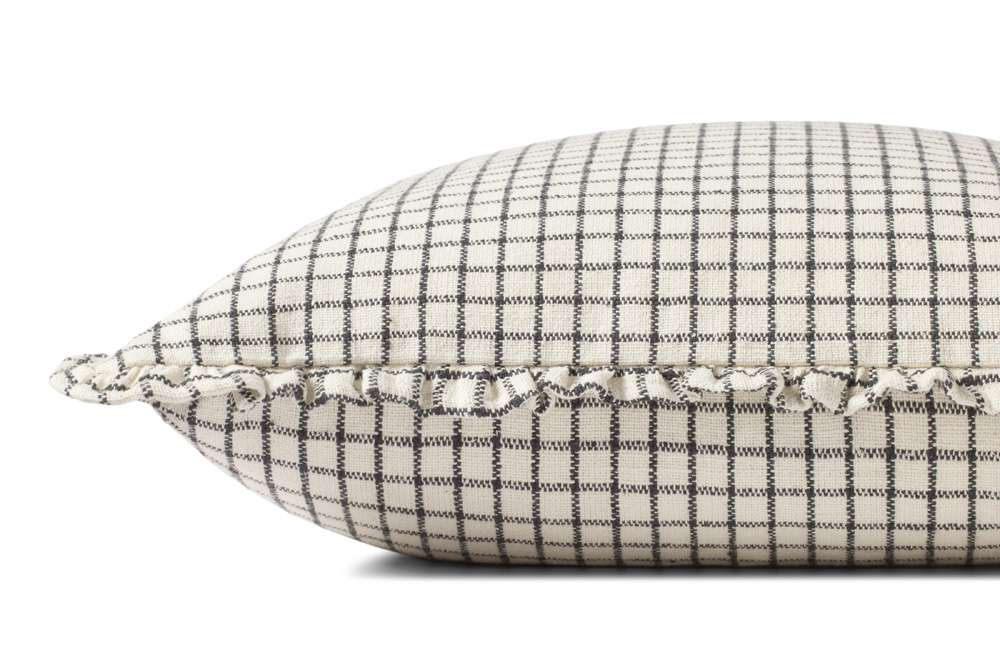 Chris Loves Julia x Loloi - Dinah Ivory  / Black 18 x 18 Cover w/Poly Pillow - PSETPCJ0012IVBLPIL1 veiw 3