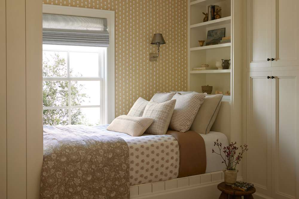 Chris Loves Julia x Loloi - Harvey Ivory 12 x 27 Cover w/Poly Pillow - PSETPCJ0018IV00PI13 veiw 3