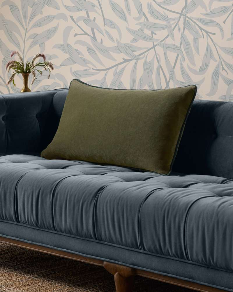 Chris Loves Julia x Loloi - Liza Green 16 x 26 Cover w/Down Pillow - DSETPCJ0020GR00PI15 veiw 3