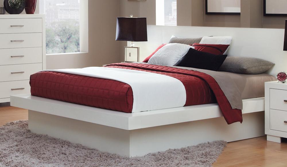 Coaster - Jessica Eastern King Bed in White Finish - 202990KE veiw 1