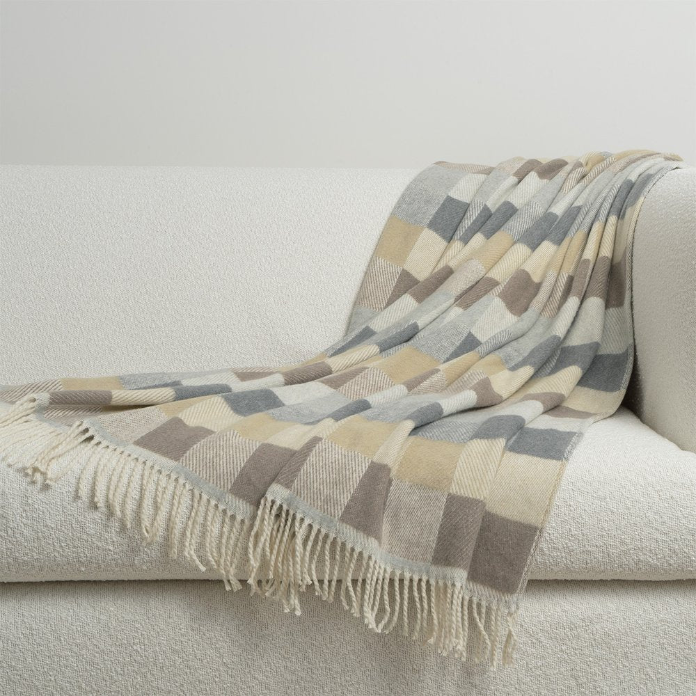 D.V. KAP Home - Cintia Throw - B-1066 view 3
