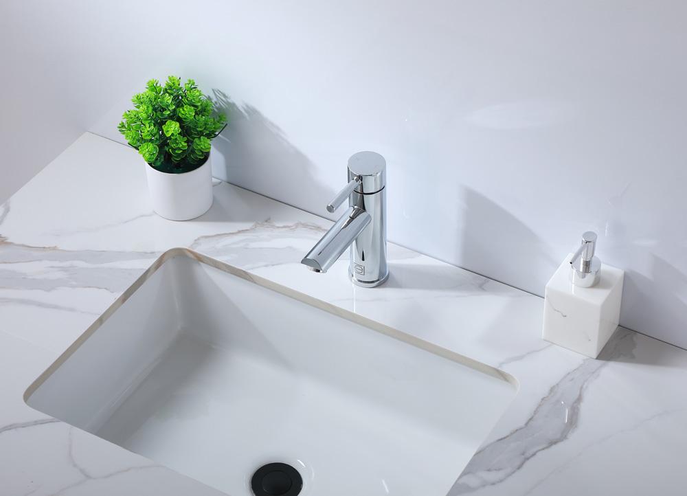 Elegant Furniture & Lighting - Mia Single Hole Single Handle Bathroom Faucet in Chrome - FAV-1008PCH veiw 3