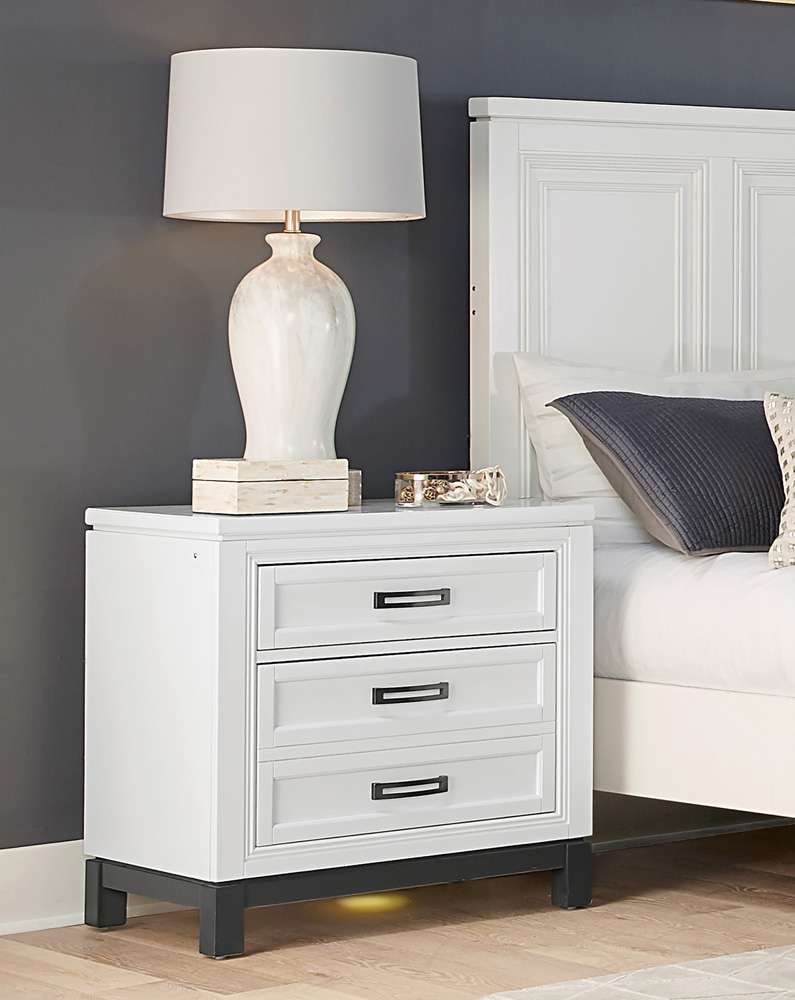 Emery Park - Hyde Park Liv360 Nightstand in White Paint Finish - I32-450-WHT-1 veiw 2