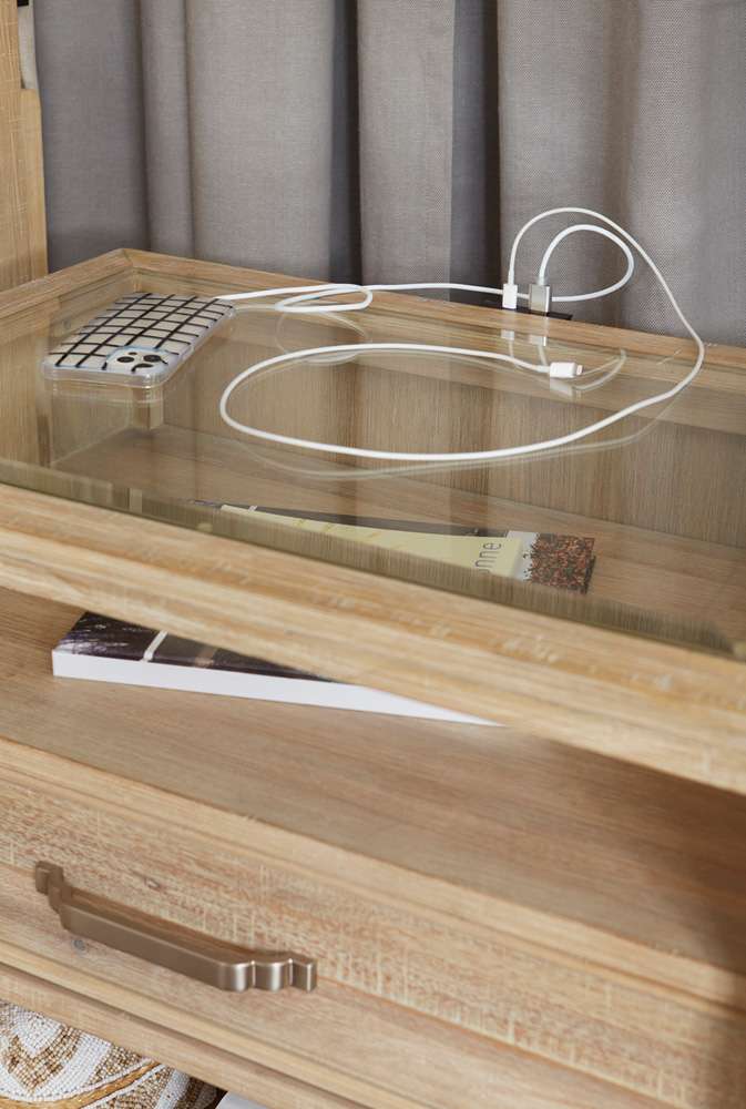 Emery Park - Maddox 1 Drawer Nightstand in Biscotti Finish - I644-451 veiw 2