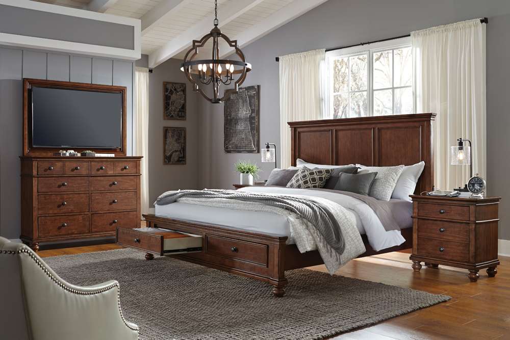 Emery Park - Oxford Queen Panel Storage Bed in Whiskey Brown Finish veiw 1