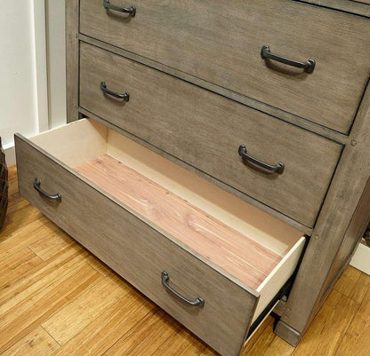 Emery Park - Tucker 5 Drawer Chest in Stone Finish - I45-456 veiw 3