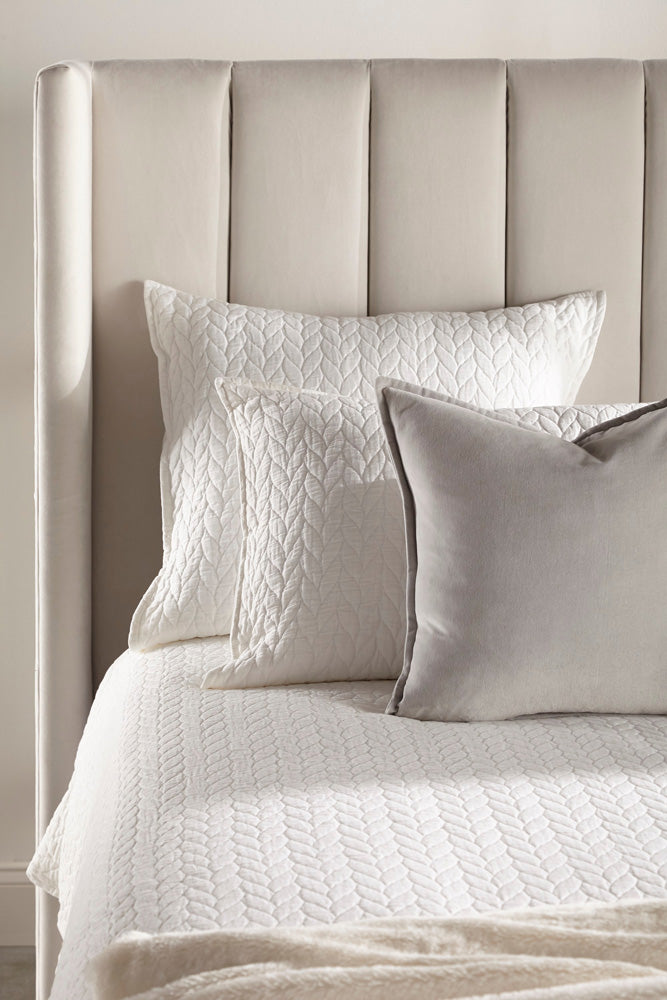 Essentials For Living - Stitch & Hand - Dining & Bedroom Chandler Queen Bed - 7127-1.CRM/NG view 10