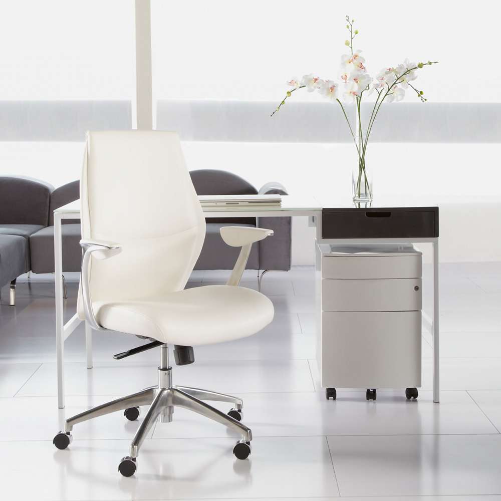 Euro Style - Crosby Low Back Office Chair in White with Polished Aluminum Base - 00473WHT veiw 6