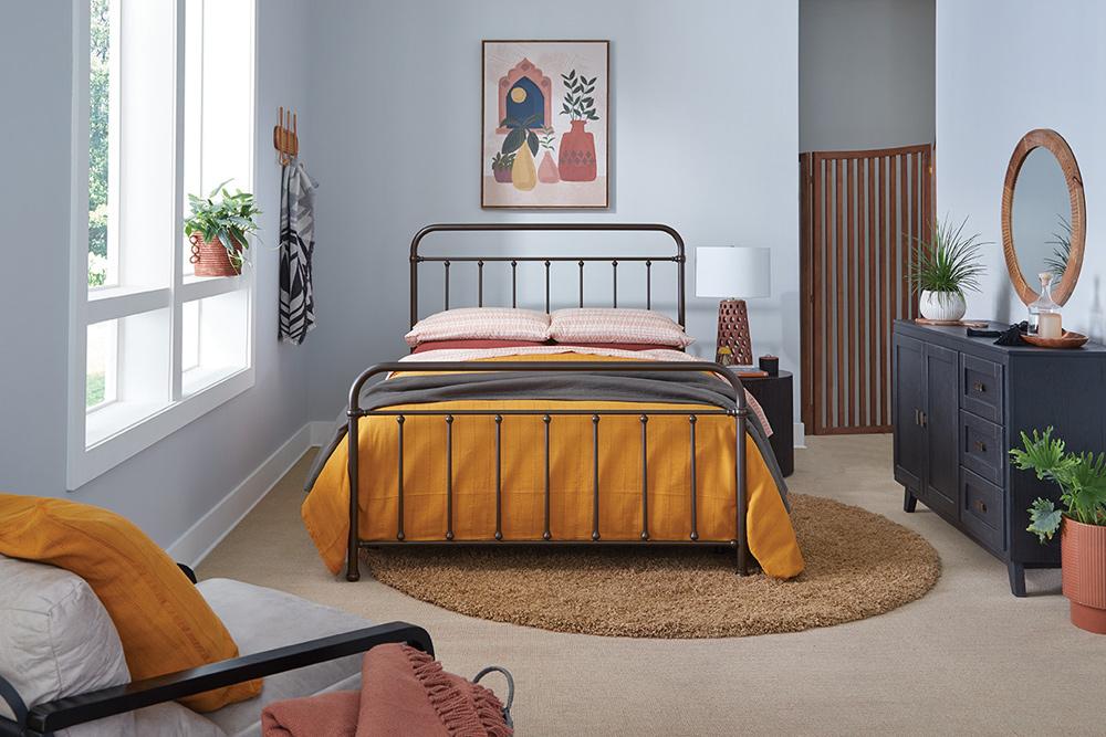 Fashion Bed Group - Beaconsfield Complete Queen Bed with Frame - B13145 veiw 5