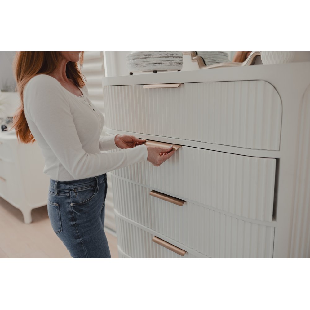 Finn & Louise - Montauk - 5-Drawer Chest - White Finish - FL-B49935-WHITE view 4