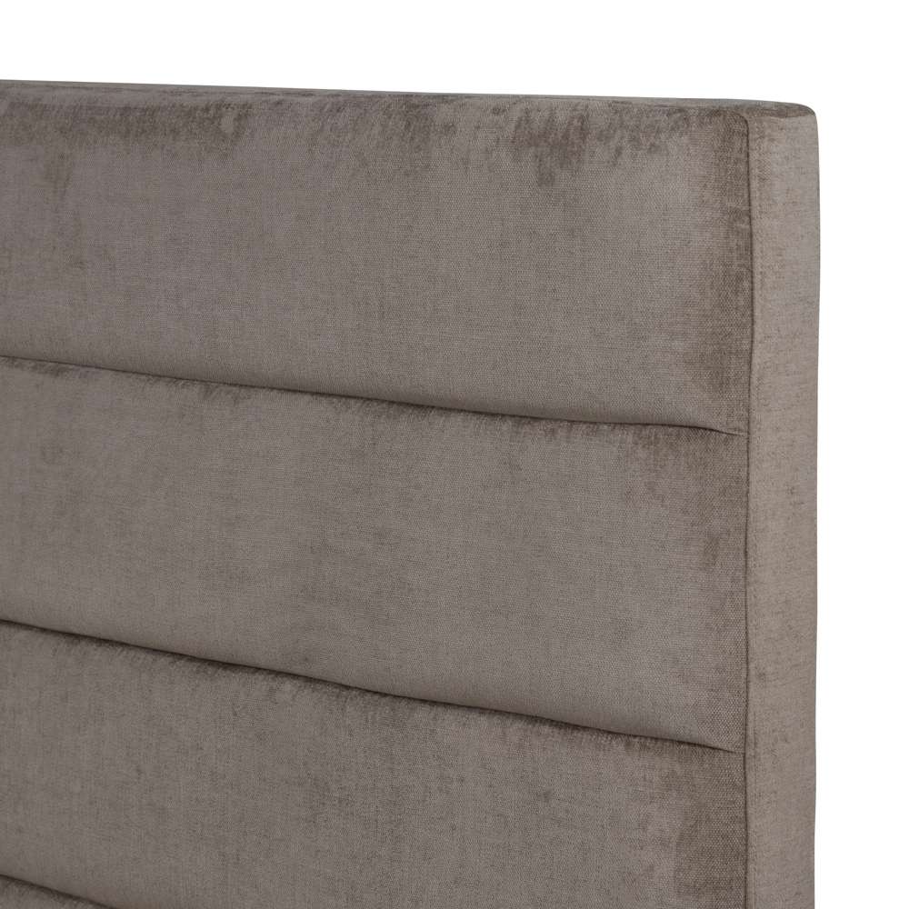 Four Hands - Daphne Bed - Sage Worn Velvet - Queen - 106045-201 veiw 3