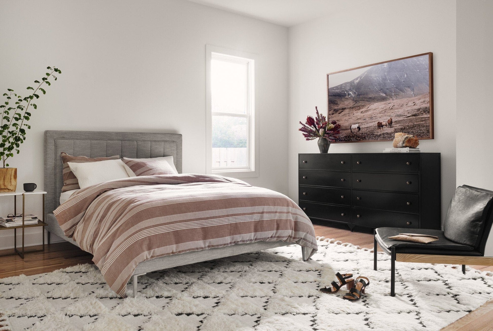 Four Hands - Wild Horses - Walnut 2.5 - ULOF-5000815-6040 view 6