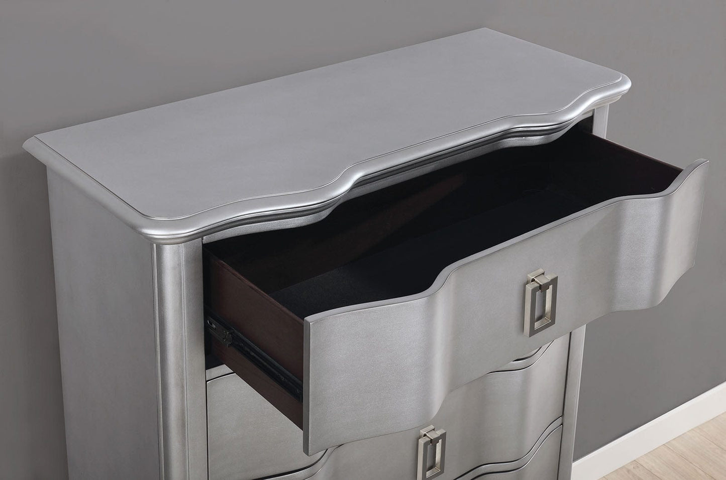 Furniture of America - Aalok 5 Pc. Queen Bedroom Set w/ Chest in Silver/Warm Gray - CM7864Q-5PC-CHEST View 5