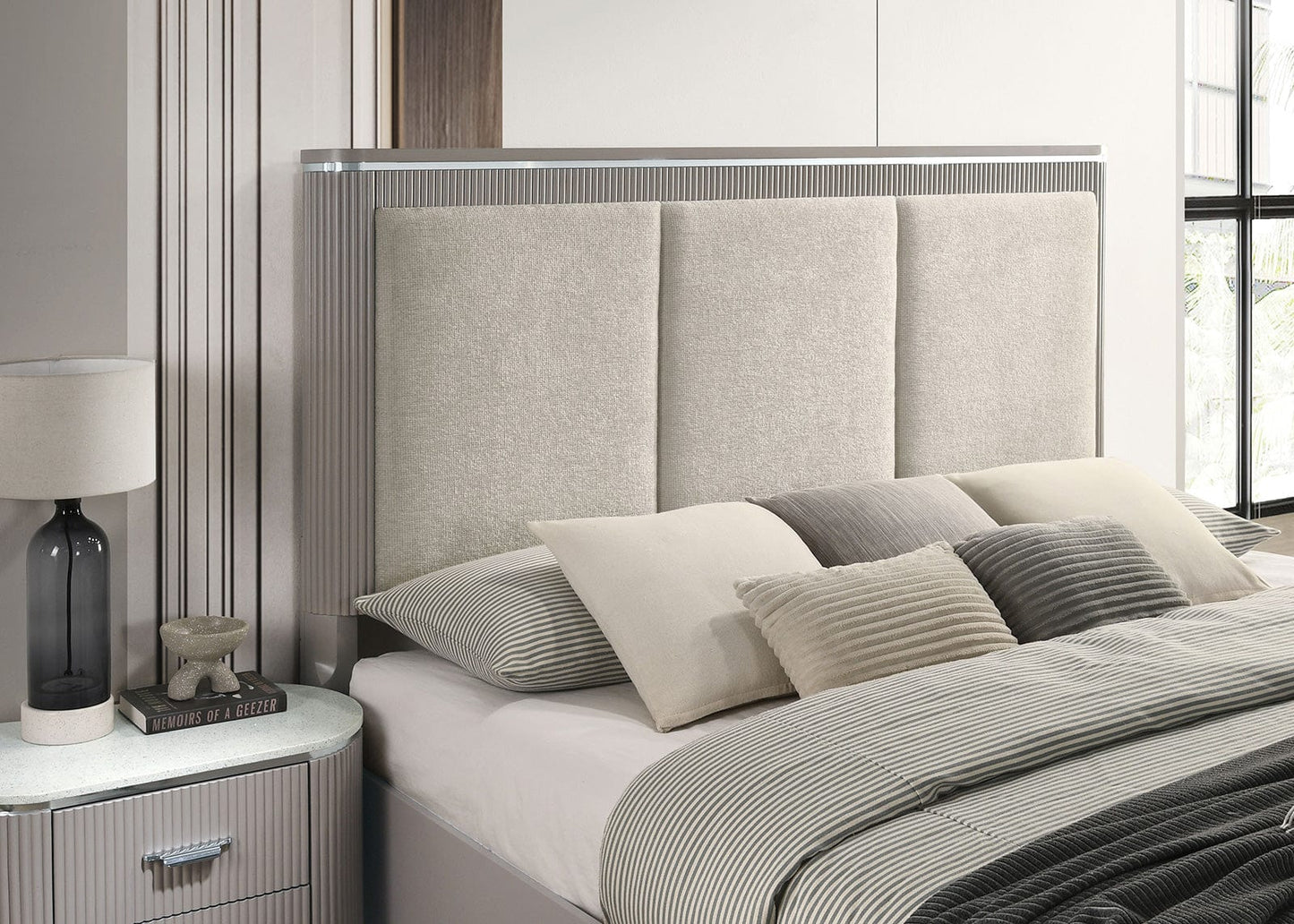 Furniture of America - Aldridge Queen Bed in Light Gray - FM7243GY-Q-BED View 2