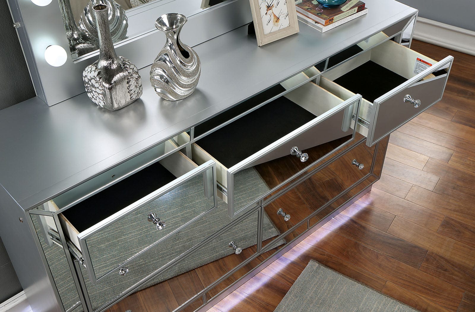 Furniture of America - Belladonna Dresser w/ LED in Silver - CM7417SV-D View 2