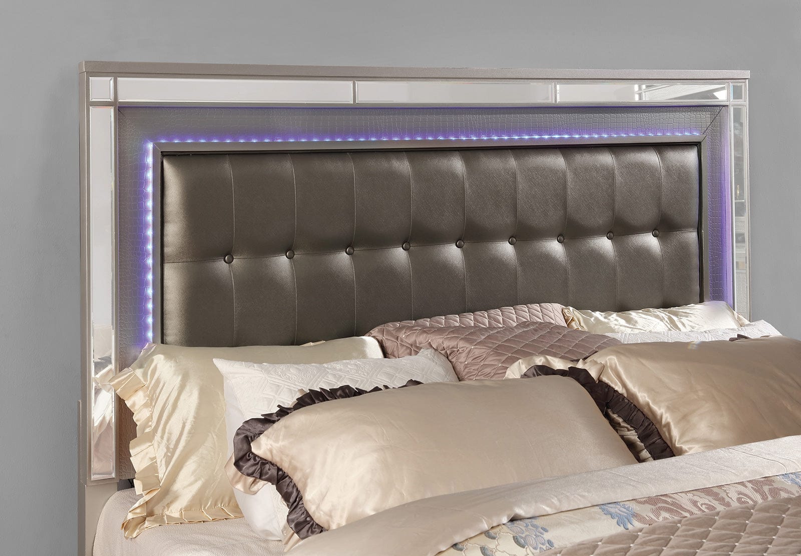 Furniture of America - Brachium 5 Pc. Queen Bedroom Set w/ Chest in Silver - CM7977SV-Q-5PC-CHEST View 2