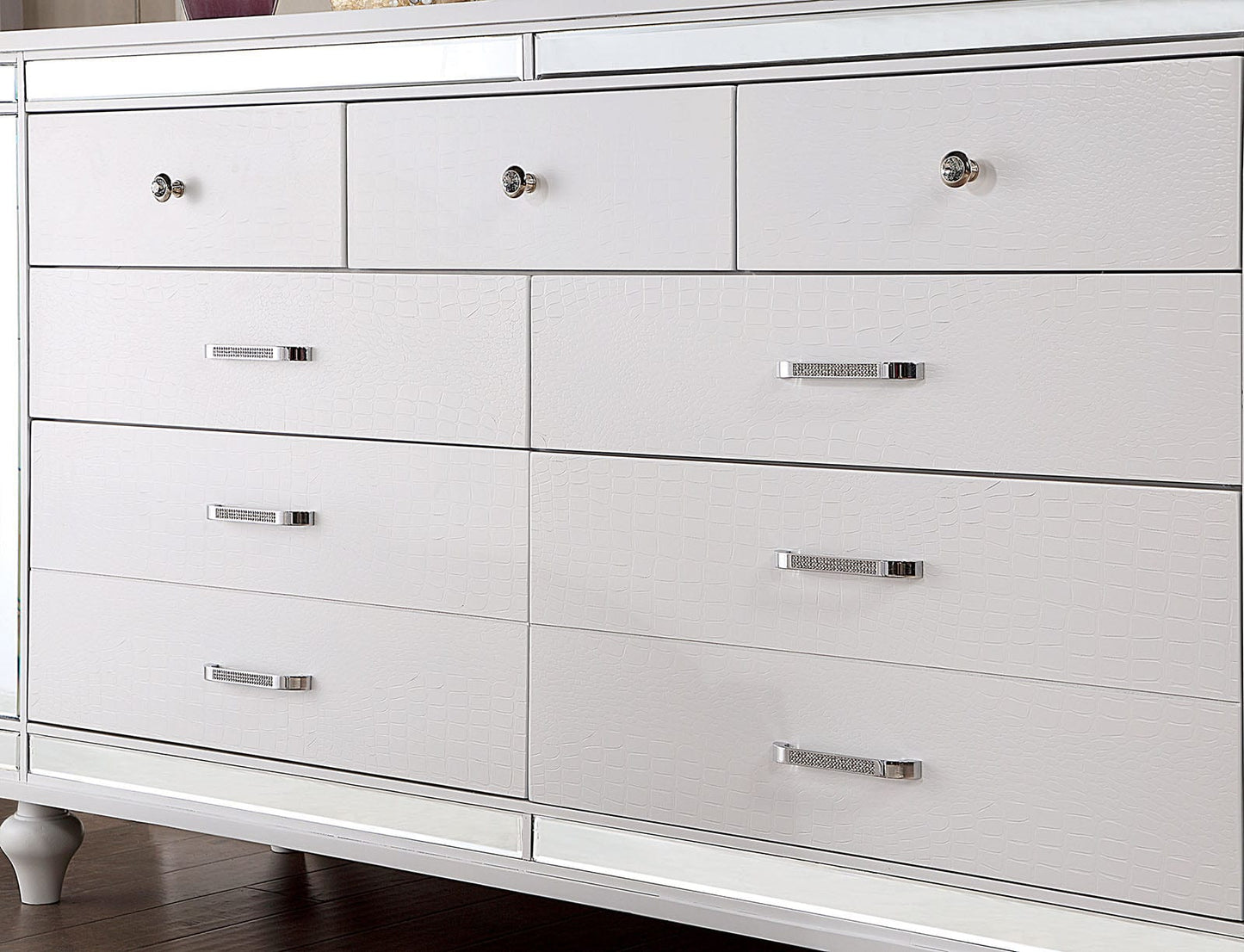 Furniture of America - Brachium Dresser in White - CM7977WH-D View 2