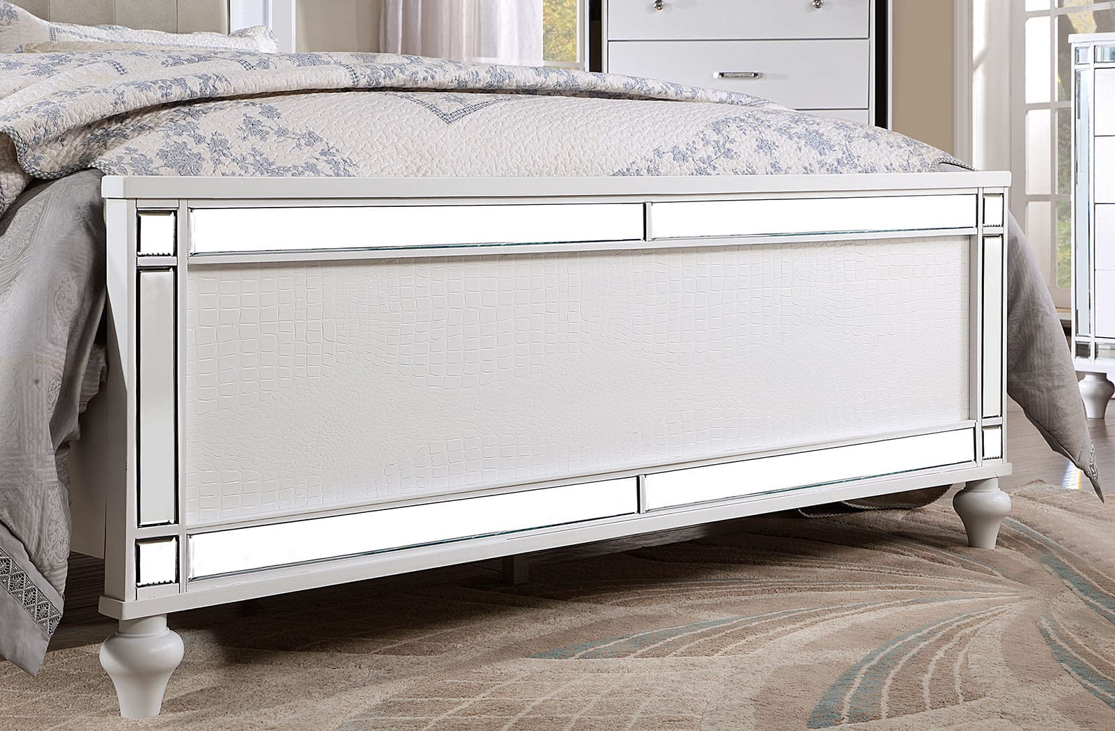 Furniture of America - Brachium Queen Bed in White - CM7977WH-Q-BED View 4