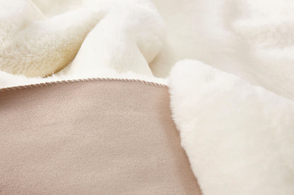 Furniture of America - Caparica 5' X 7' Area Rug in Off-White - RG4144 View 3