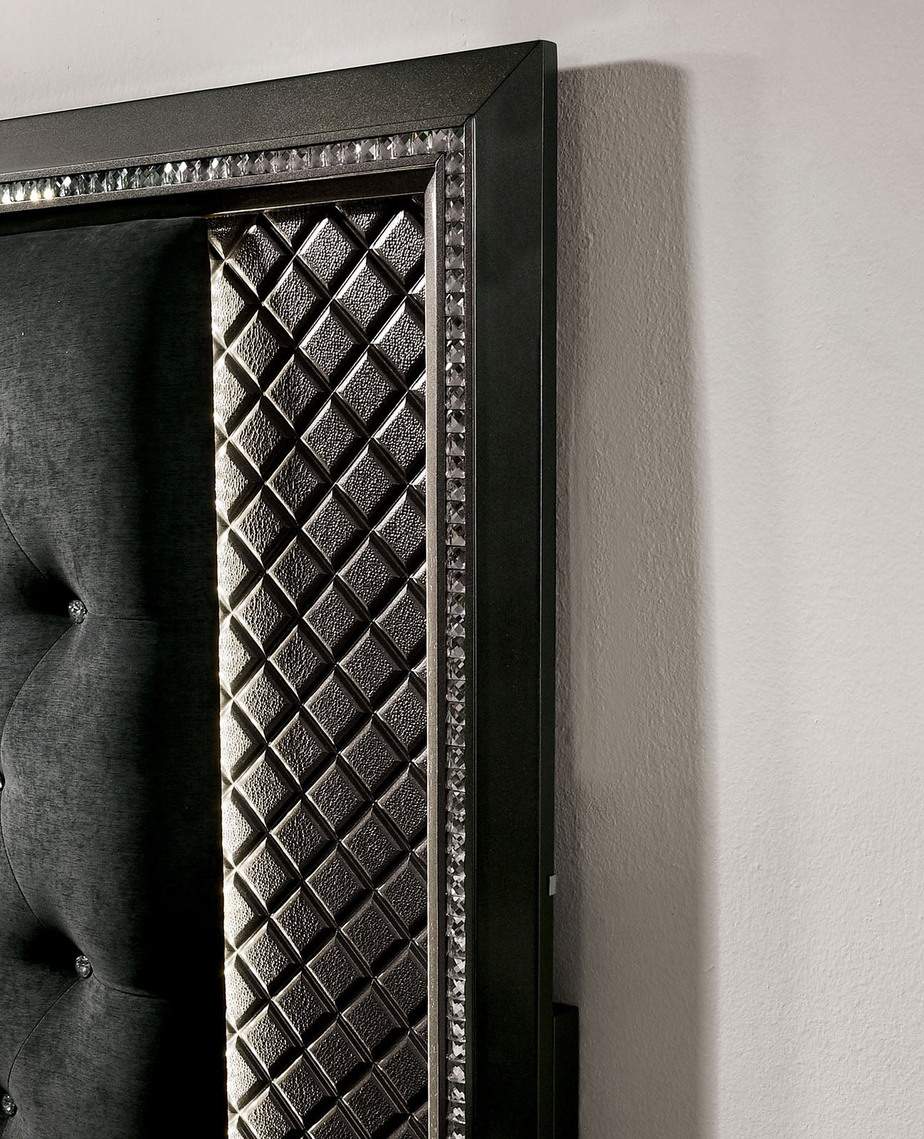 Furniture of America - Demetria Queen Bed in Metallic Gray - CM7584Q-BED View 3