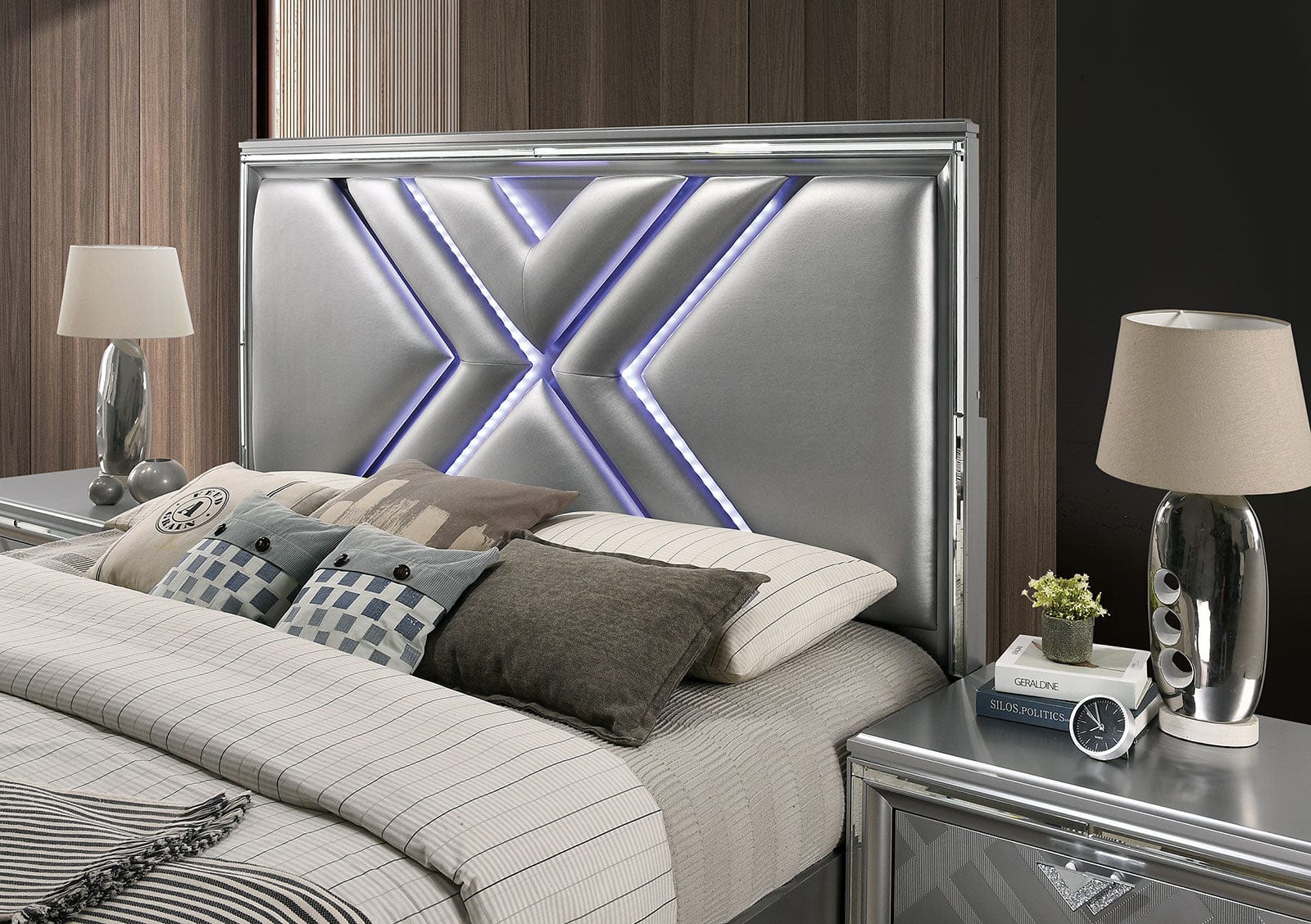 Furniture of America - Emmeline Queen Bed in Silver - FOA7147Q-BED View 3