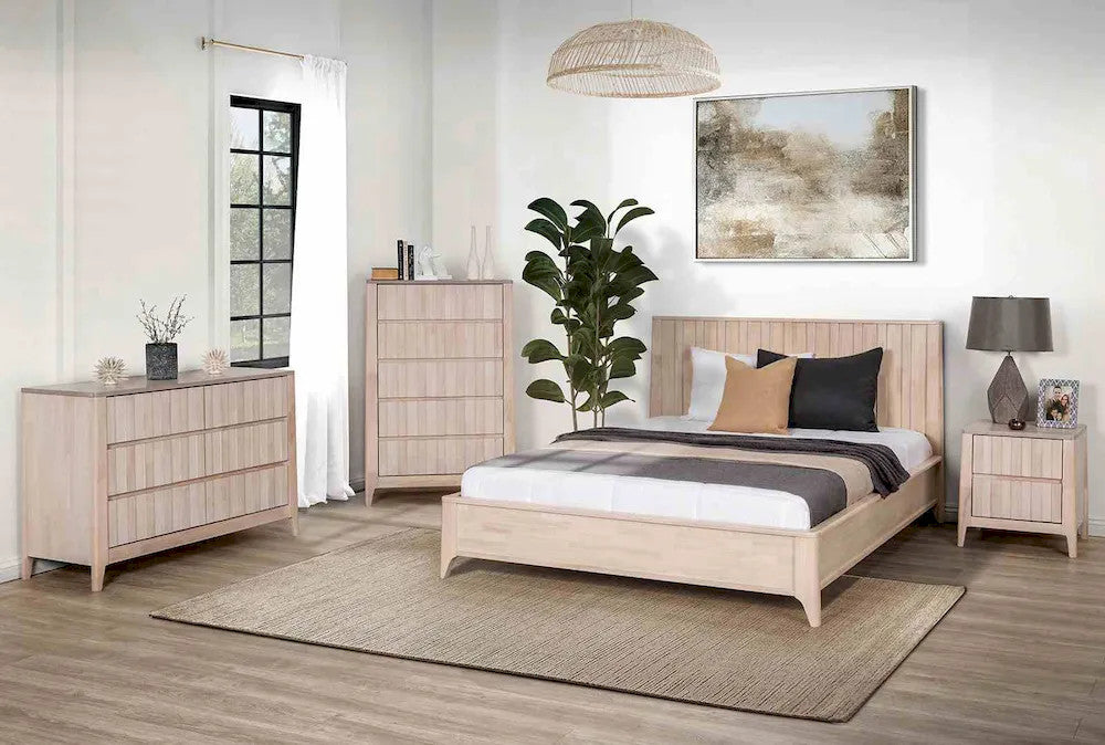 Furniture of America - Gervais - 3 Pc. Queen Bedroom Set w/ Chest - FM7105WH-Q-4PC-CHEST view 1