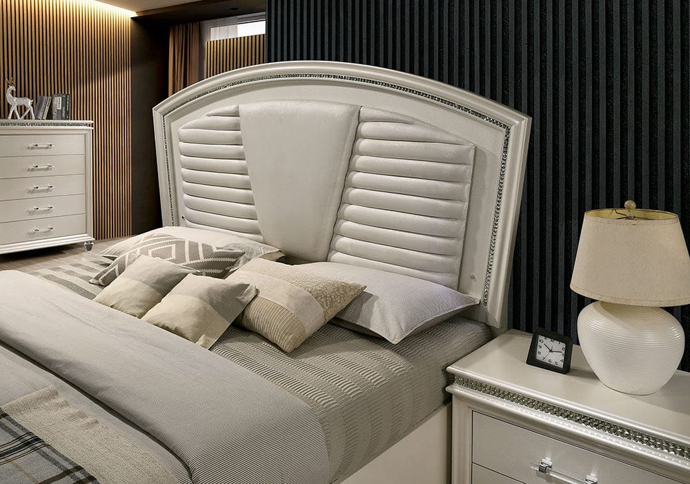 Furniture of America - Maddie Queen Bed in Pearl White/White - CM7899Q-BED View 3