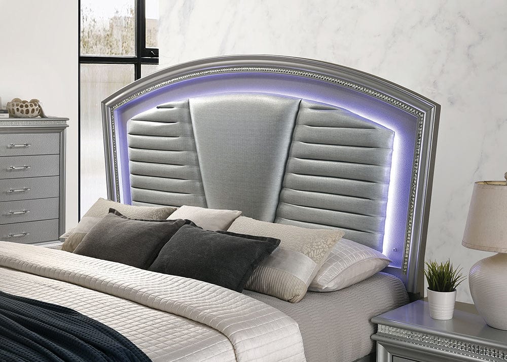 Furniture of America - Maddie Queen Bed in Silver - CM7899SV-Q-BED View 3